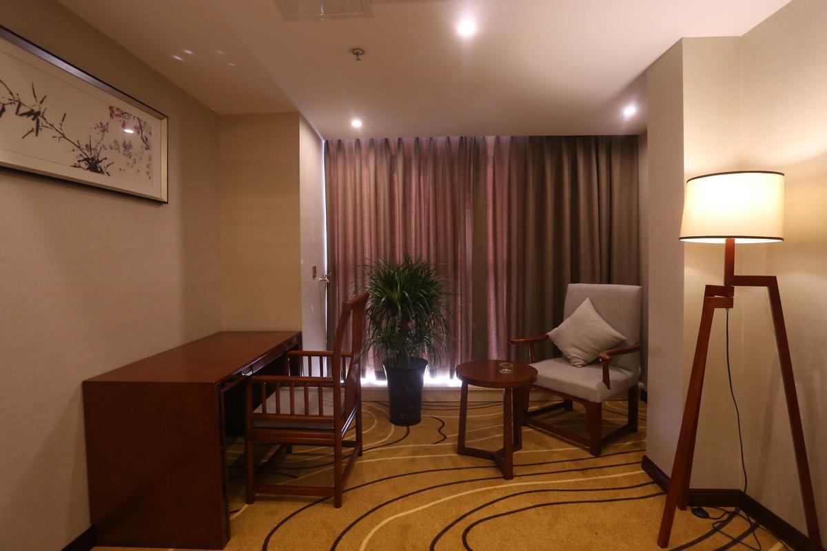 Mingshan Hotel Csengtu Kültér fotó