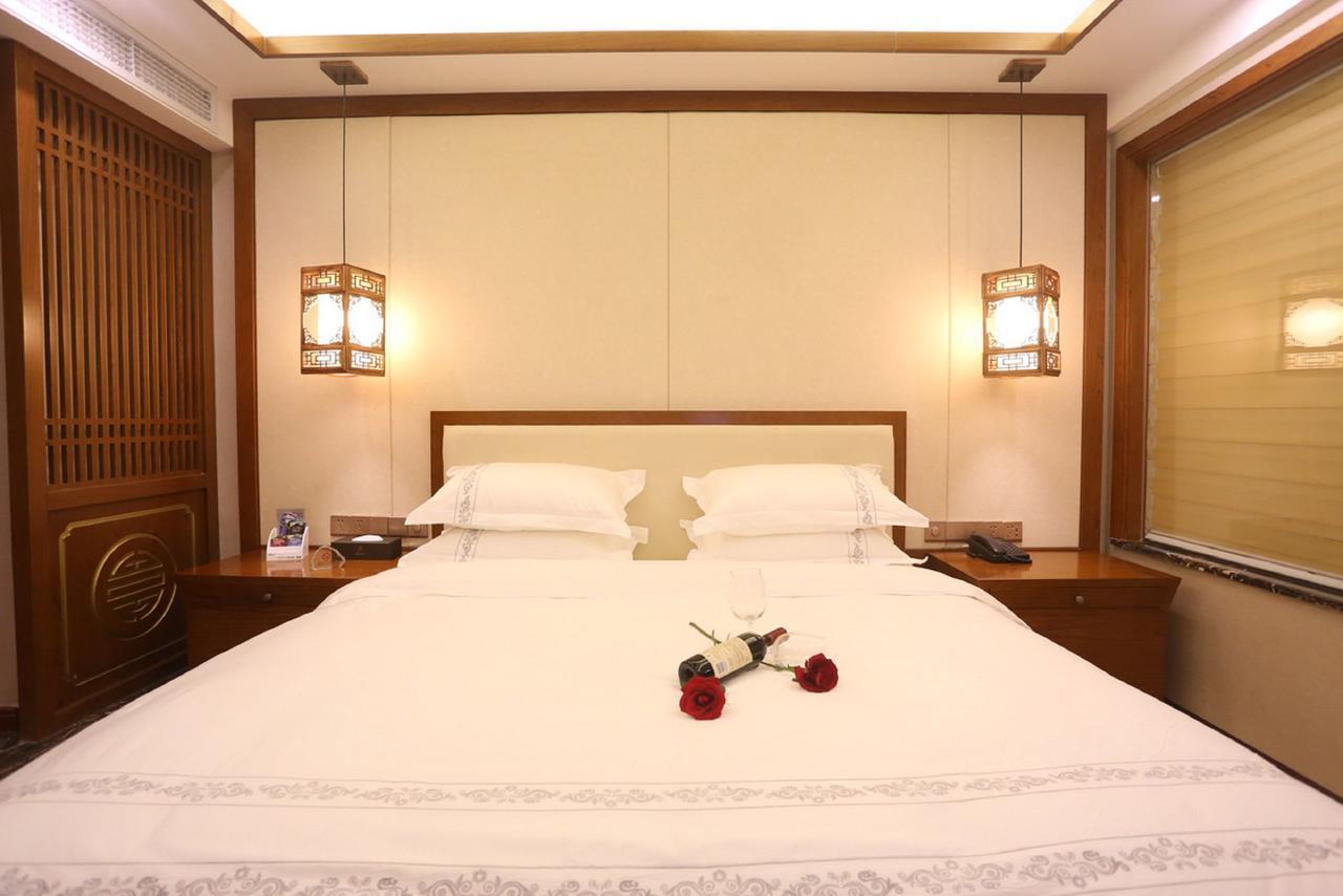 Mingshan Hotel Csengtu Kültér fotó