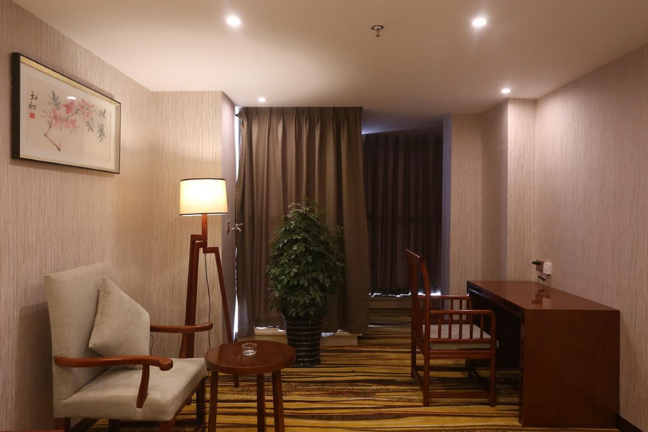 Mingshan Hotel Csengtu Kültér fotó