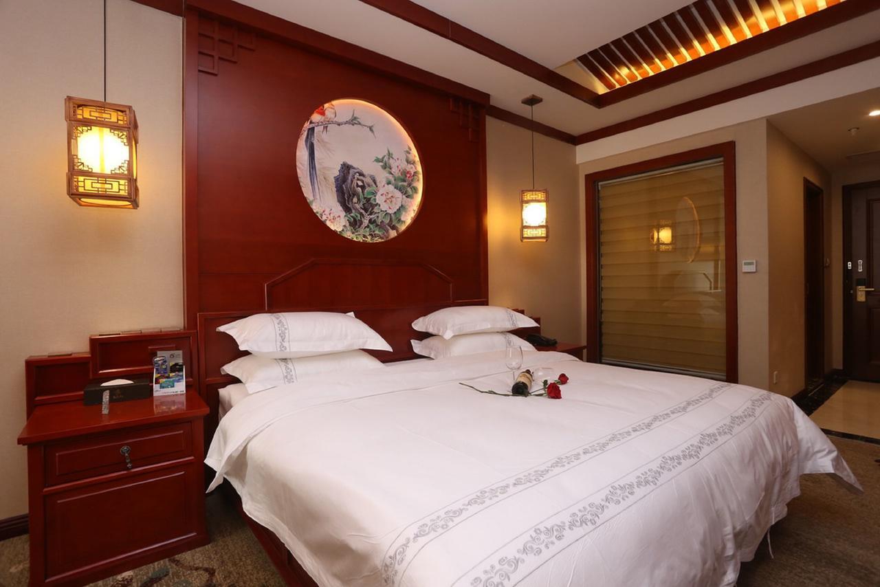 Mingshan Hotel Csengtu Kültér fotó