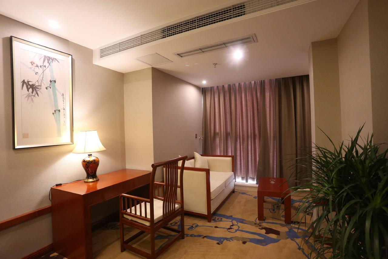 Mingshan Hotel Csengtu Kültér fotó