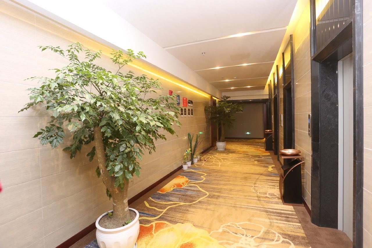 Mingshan Hotel Csengtu Kültér fotó