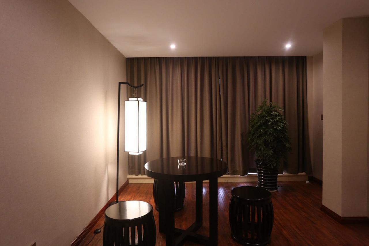 Mingshan Hotel Csengtu Kültér fotó