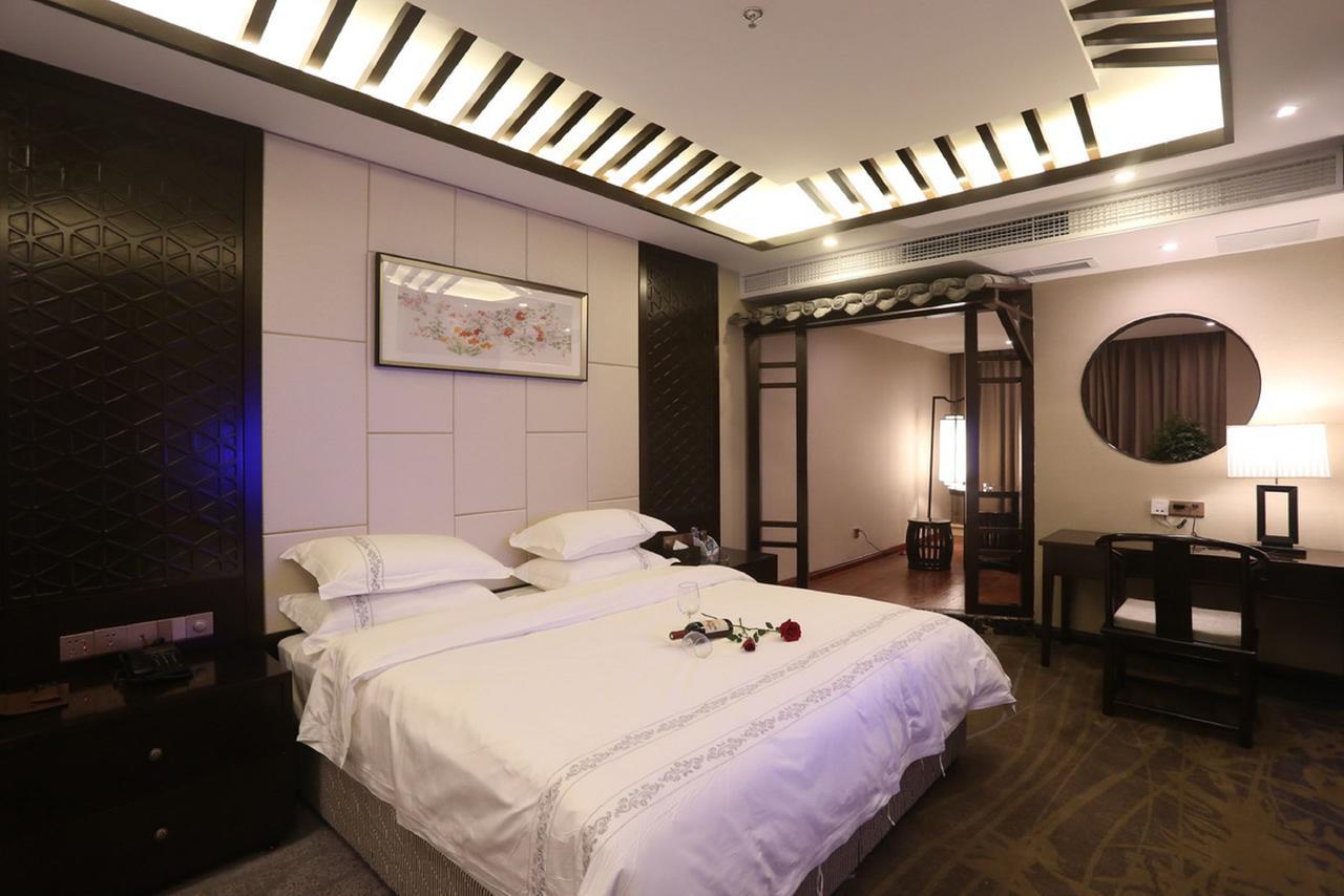 Mingshan Hotel Csengtu Kültér fotó